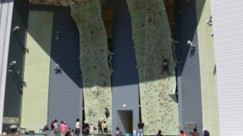 岡山県のクライミング施設「湯原クライミングセンター」